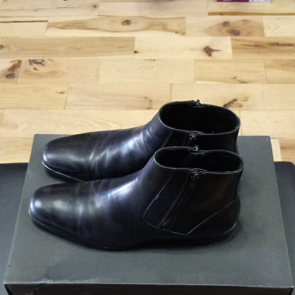 Kenneth Cole - Picture 2 of 4